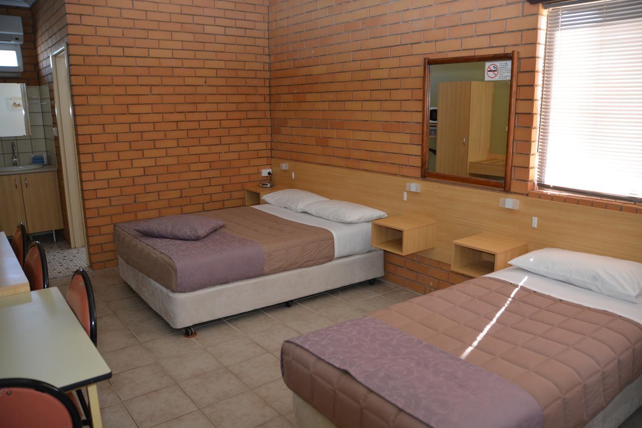 Motor Motel